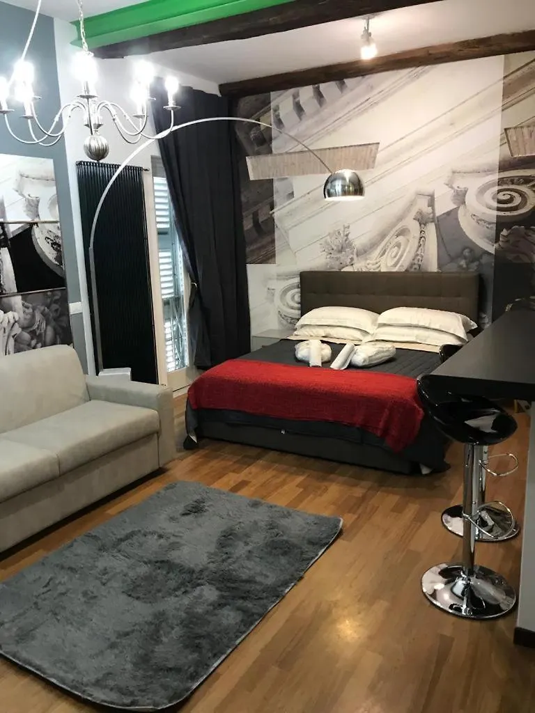Bed and Breakfast Dimora Frattina Rzym